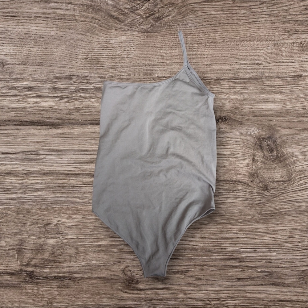 Skims ONE SHOULDER BODYSUIT - Picture 2 of 4